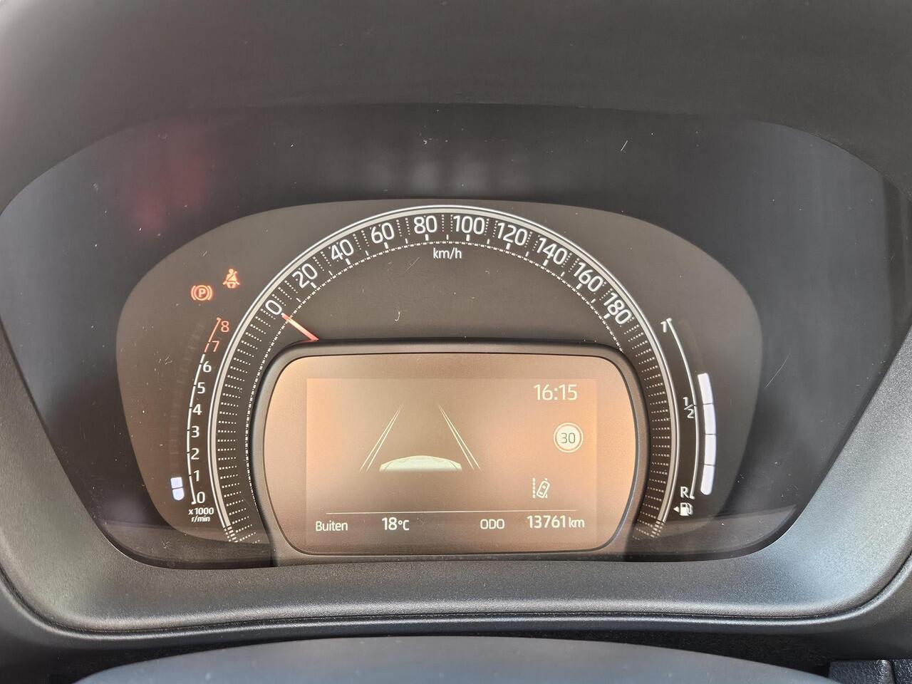 Toyota AYGO X 1.0 VVT-i MT Pulse Two Tone Fabrieksgarantie