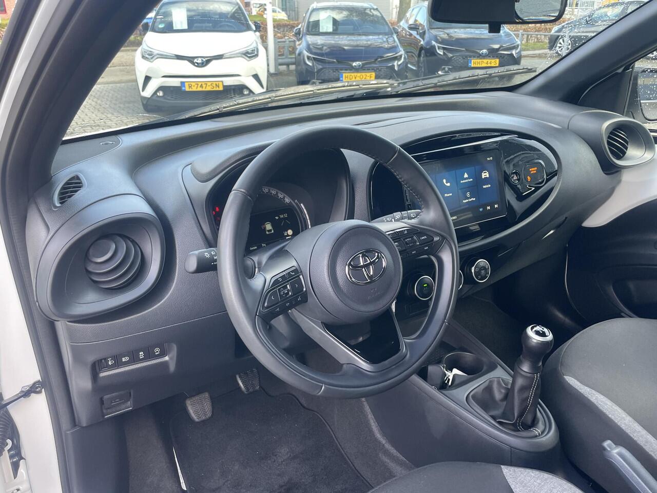 Toyota AYGO X 1.0 VVT-i MT Play