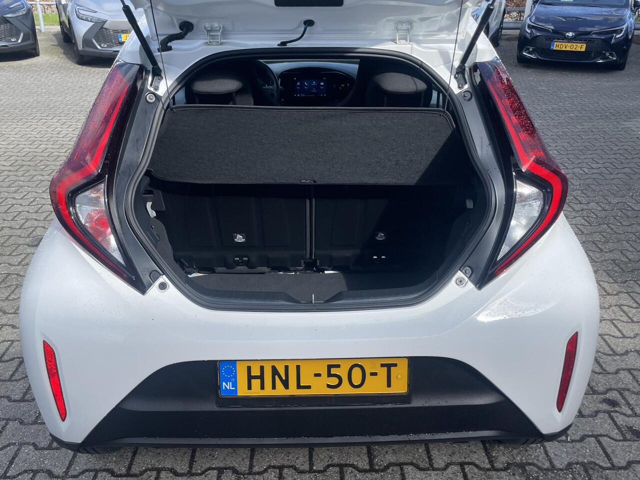 Toyota AYGO X 1.0 VVT-i MT Play