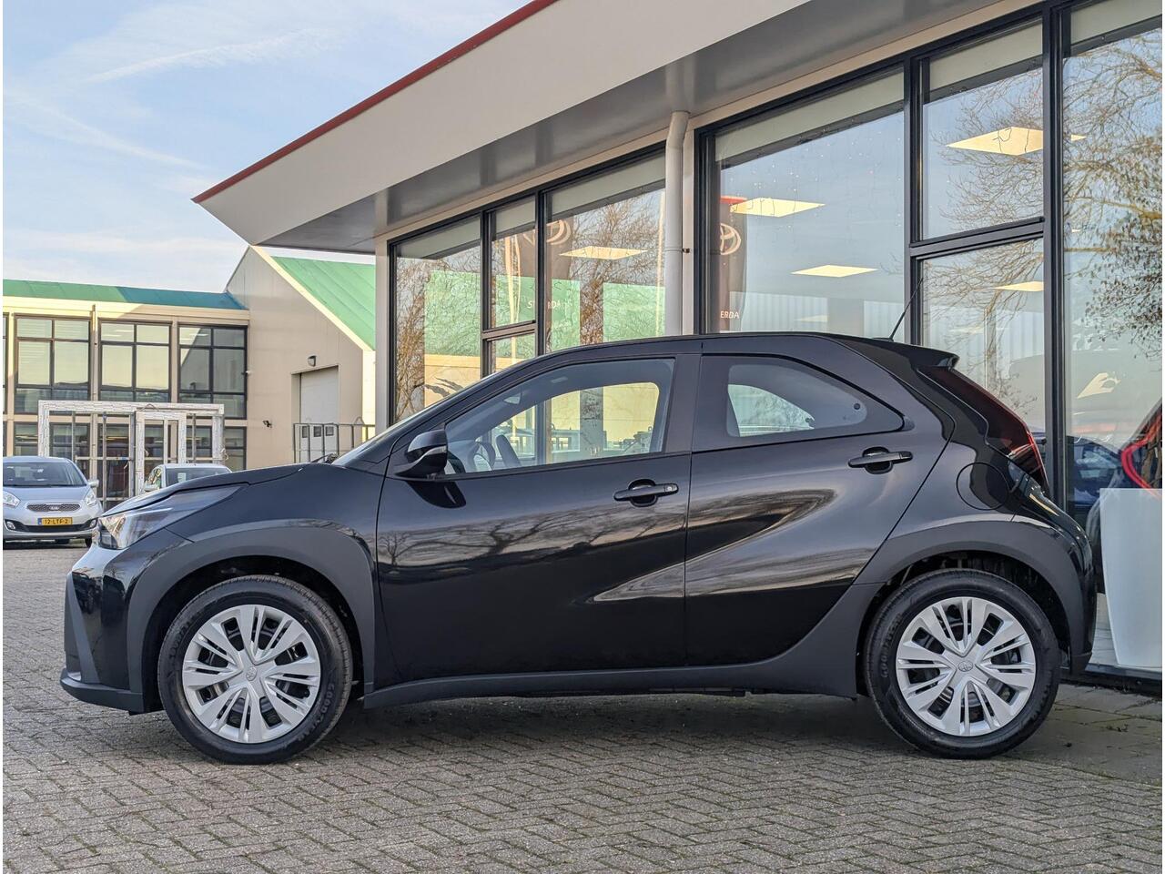 Toyota AYGO X Hybrid 115 play | Nieuw model! | ACC | Camera | Climate control | Apple Carplay / Android Auto