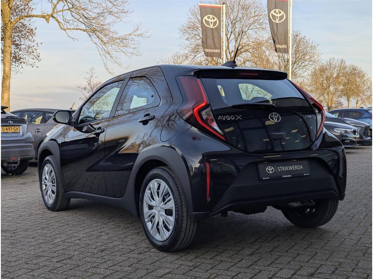 Toyota AYGO X Hybrid 115 play | Nieuw model! | ACC | Camera | Climate control | Apple Carplay / Android Auto
