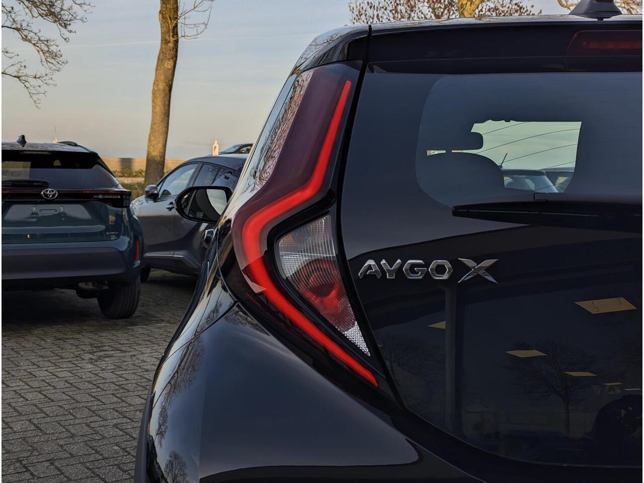 Toyota AYGO X Hybrid 115 play | Nieuw model! | ACC | Camera | Climate control | Apple Carplay / Android Auto