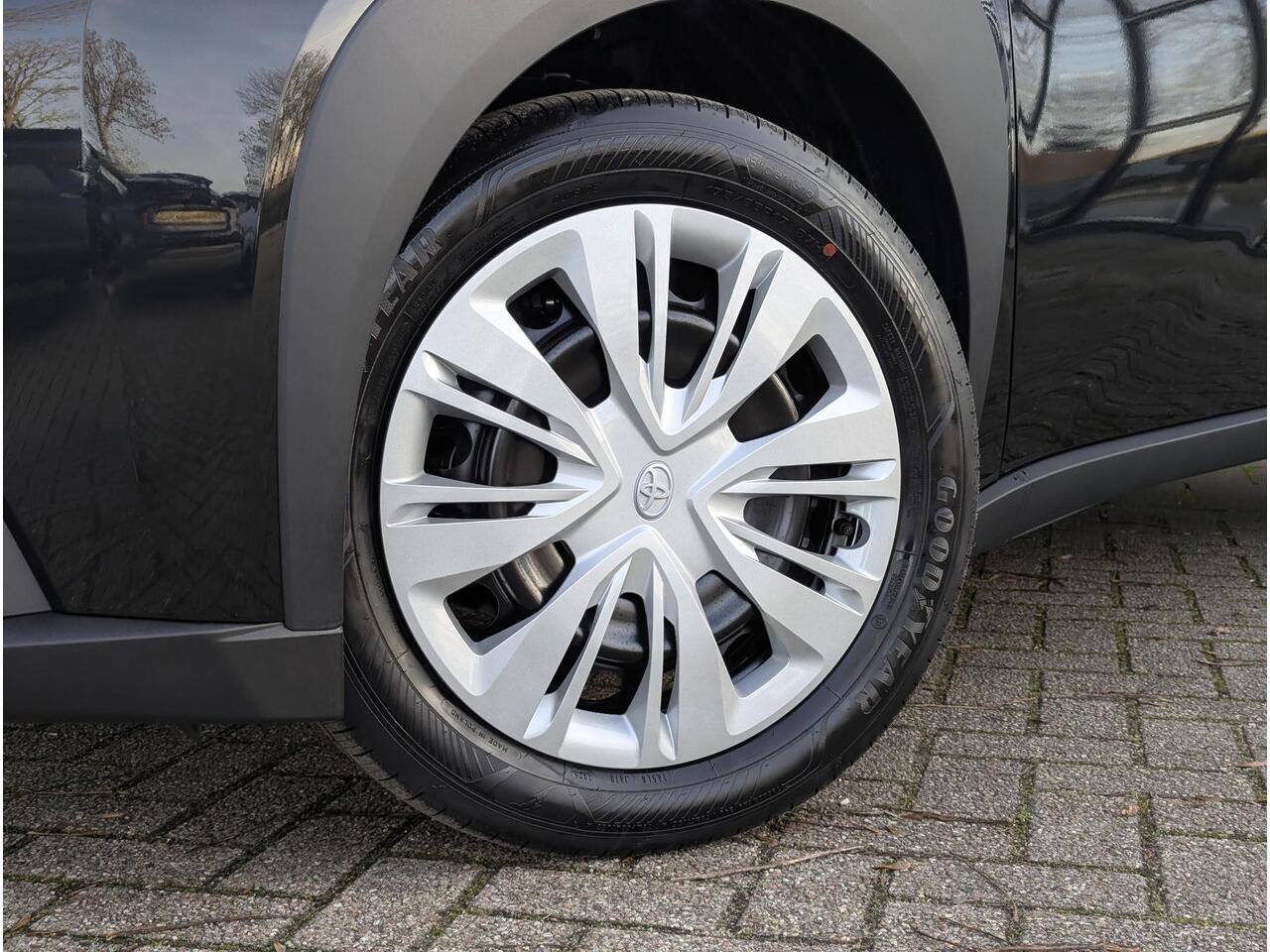 Toyota AYGO X Hybrid 115 play | Nieuw model! | ACC | Camera | Climate control | Apple Carplay / Android Auto