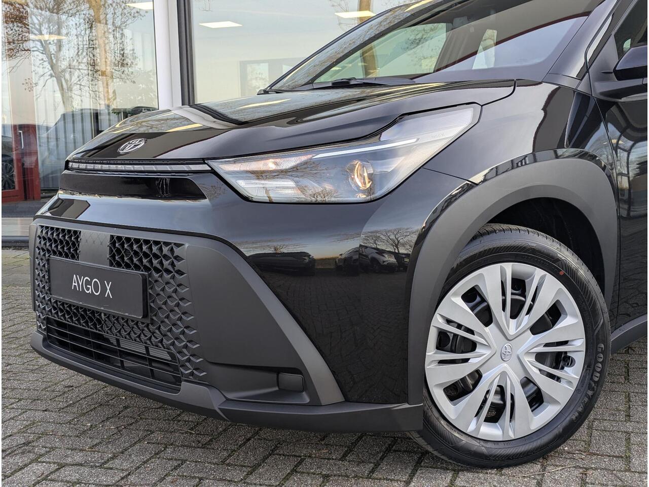 Toyota AYGO X Hybrid 115 play | Nieuw model! | ACC | Camera | Climate control | Apple Carplay / Android Auto