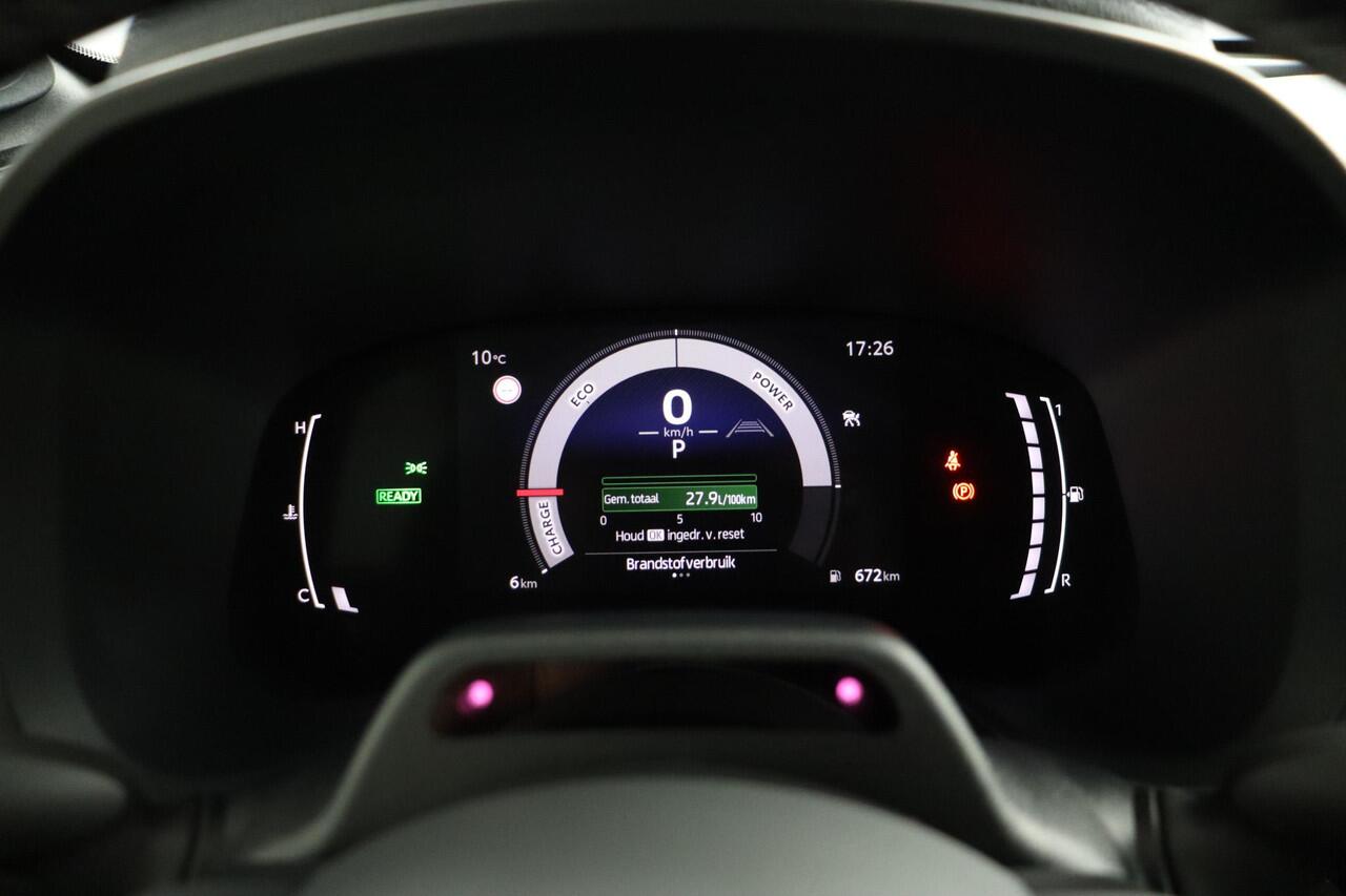 Toyota AYGO X Hybrid 115 GR Sport | Stoel verwarming | Keyles entry | Draadloze telefoonlader | Parkeersensoren | JBL premium sound |