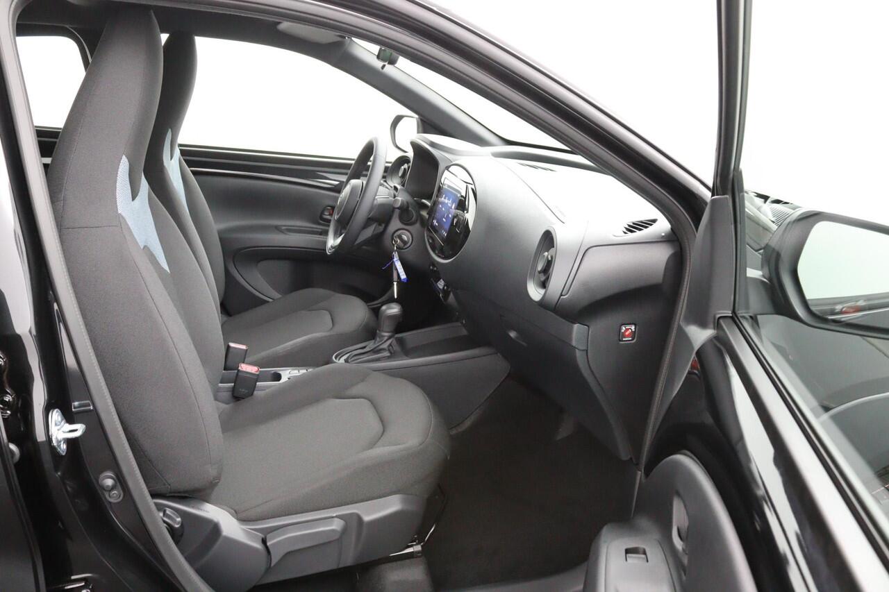 Toyota AYGO X Hybrid 115 play | Automaat | Climate Control | Adaptieve Cruisecontrol | Apple Carplay & Android Auto |