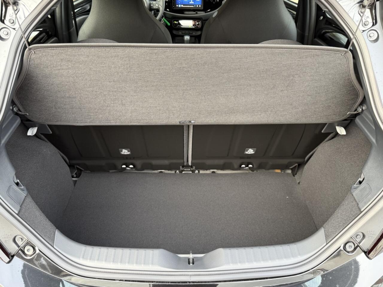 Toyota AYGO X Hybrid 115 play