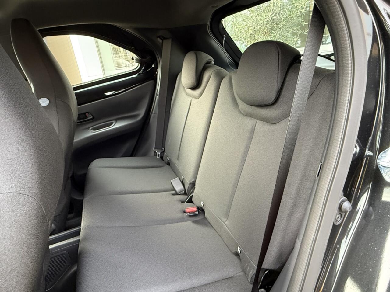 Toyota AYGO X Hybrid 115 play