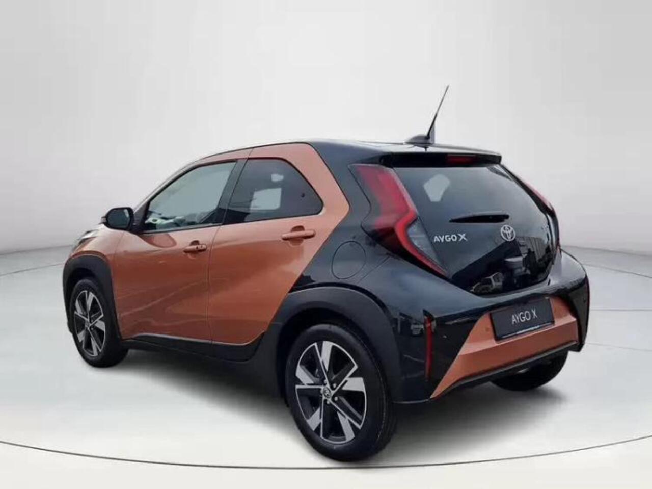 Toyota AYGO X Hybrid 115 pulse **NIEUWE KLEUR CINNAMON/ NIEUWE AUTO**