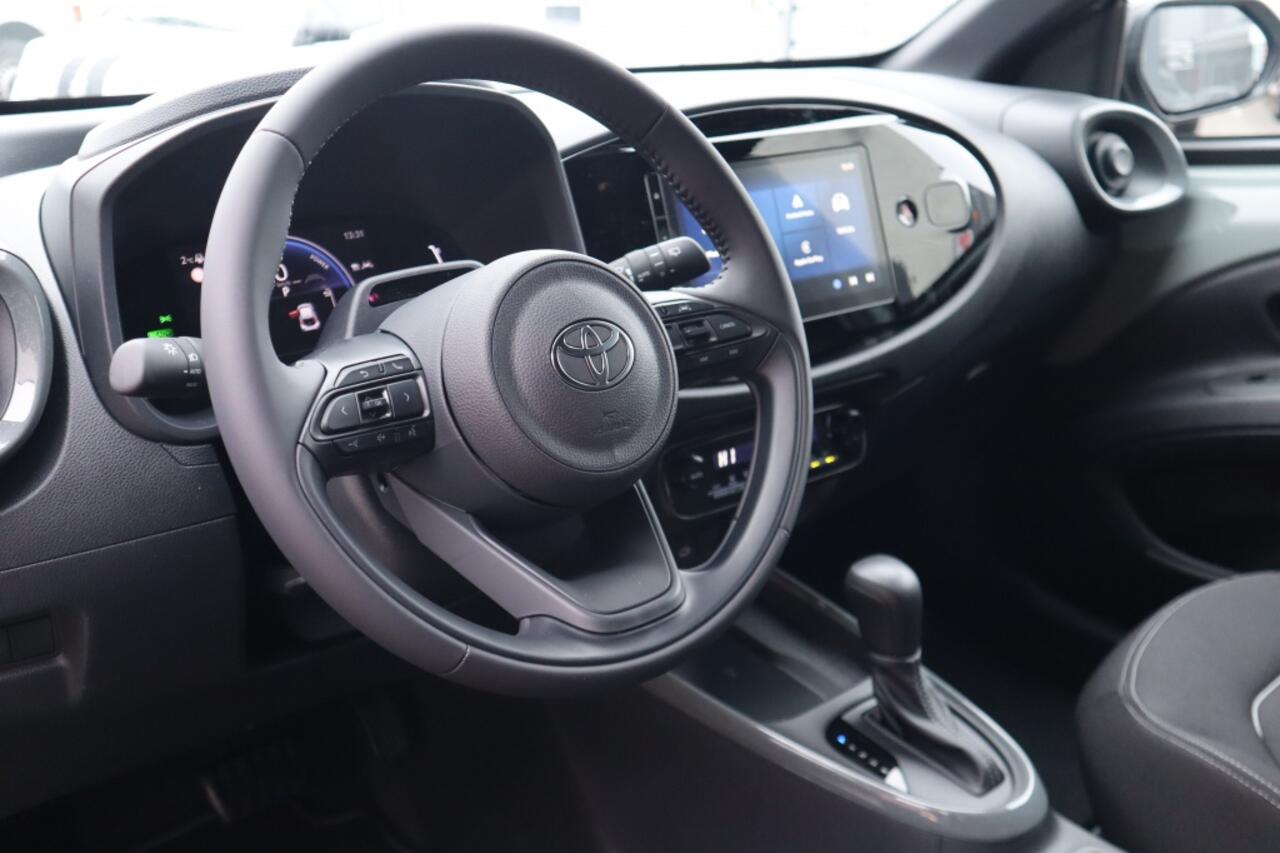 Toyota AYGO X Hybrid 115 pulse | Easy Pack