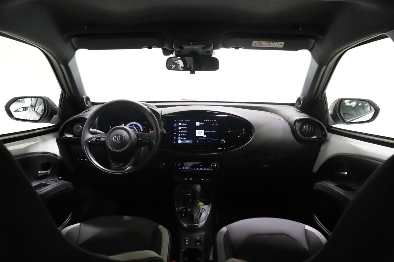 Toyota AYGO X Hybrid 115 GR Sport, JBL, Stoelverwarming, Sensoren, Apple Carplay/Android Auto!