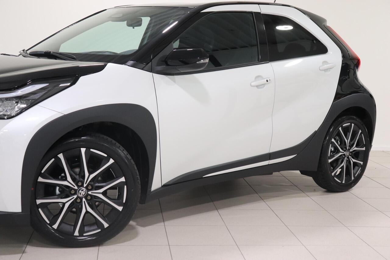 Toyota AYGO X Hybrid 115 GR Sport, JBL, Stoelverwarming, Sensoren, Apple Carplay/Android Auto!