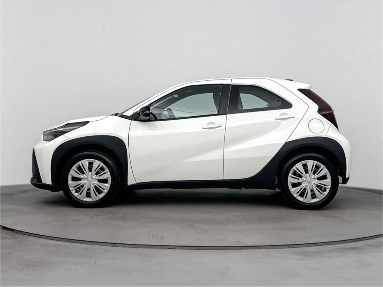 Toyota AYGO X Hybrid 115 play ¤ 500,- inruilpremie!