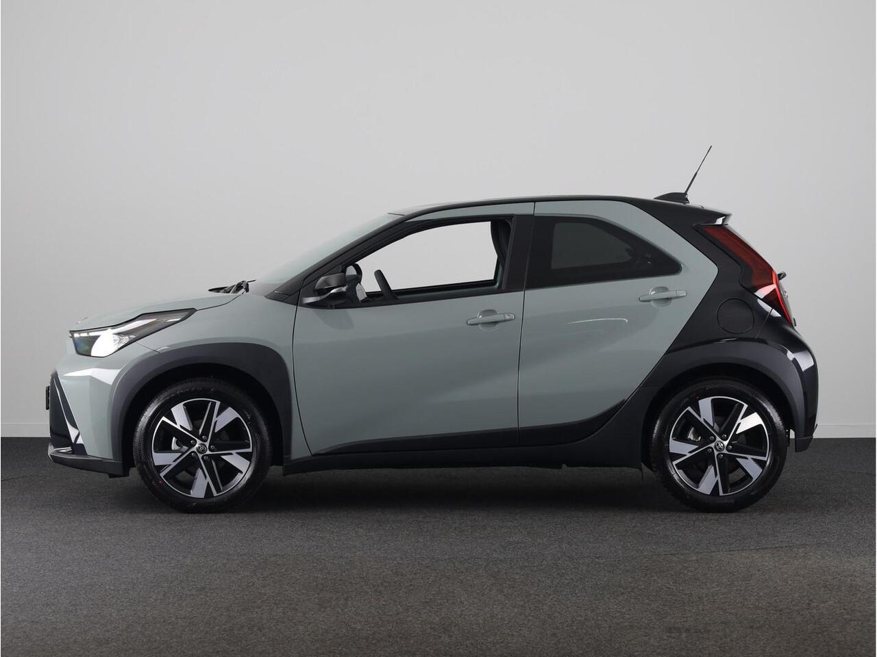 Toyota AYGO X Hybrid 115 pulse ¤ 500,- inruilpremie!