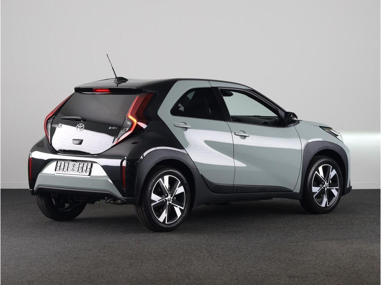 Toyota AYGO X Hybrid 115 pulse ¤ 500,- inruilpremie!