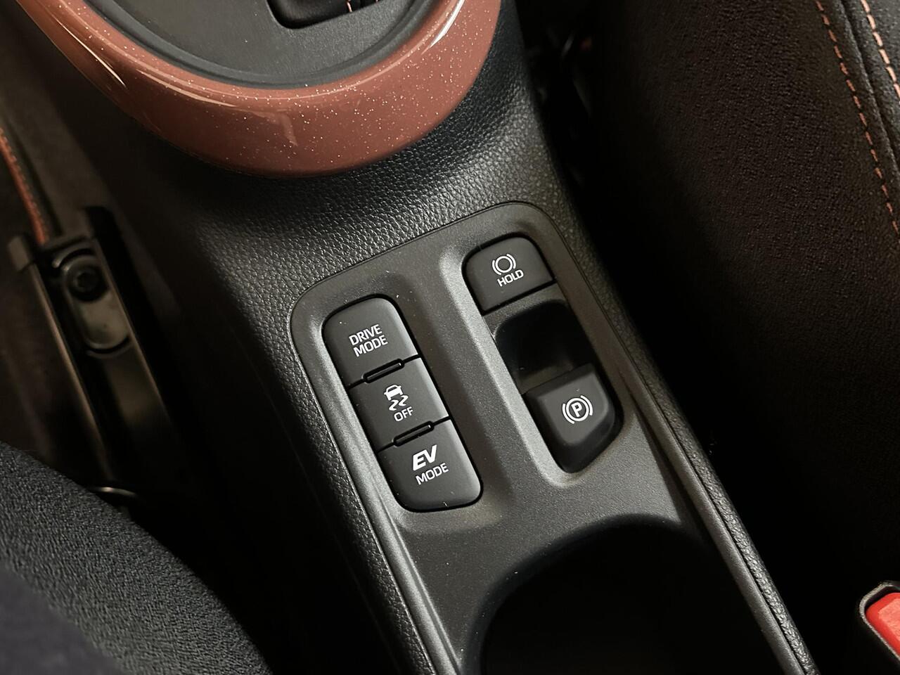 Toyota AYGO X Hybrid 115 pulse ¤ 500,- inruilpremie! incl Easy pack! Nieuw leverbaar!