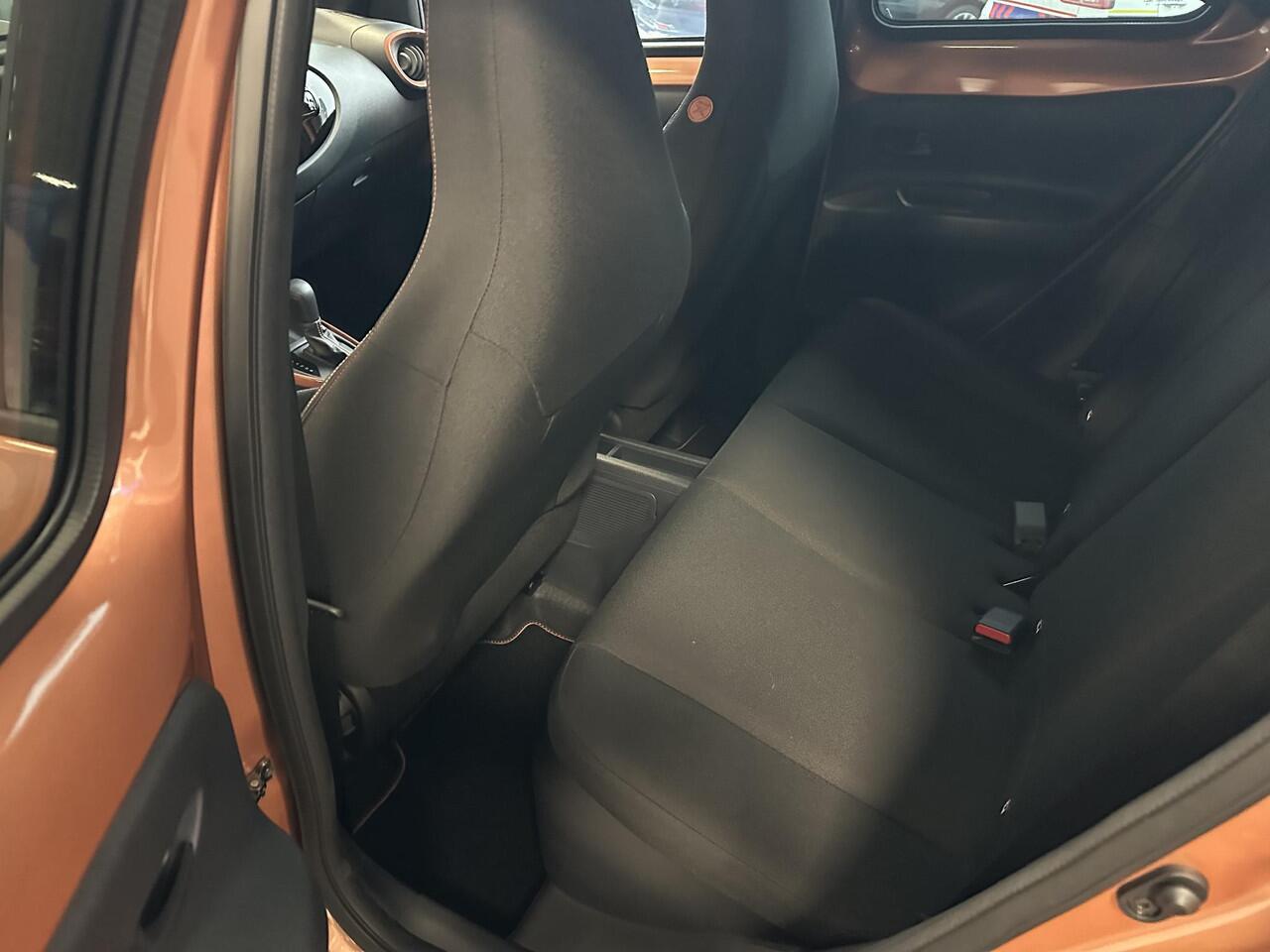 Toyota AYGO X Hybrid 115 pulse ¤ 500,- inruilpremie! incl Easy pack! Nieuw leverbaar!