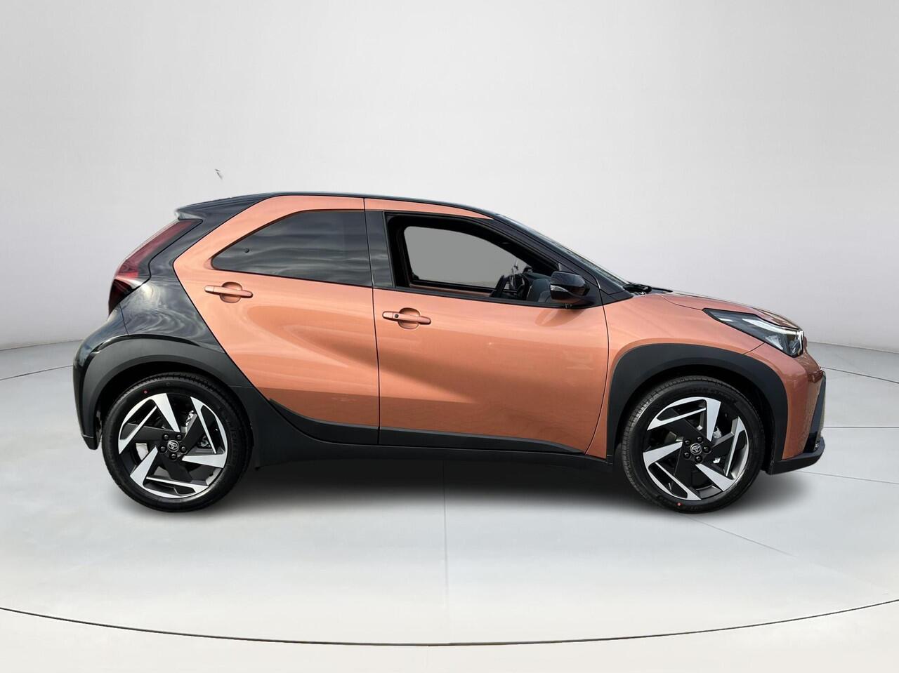 Toyota AYGO X Hybrid 115 envy | Uit voorraad leverbaar | ¤ 500 extra inruilwaarde |