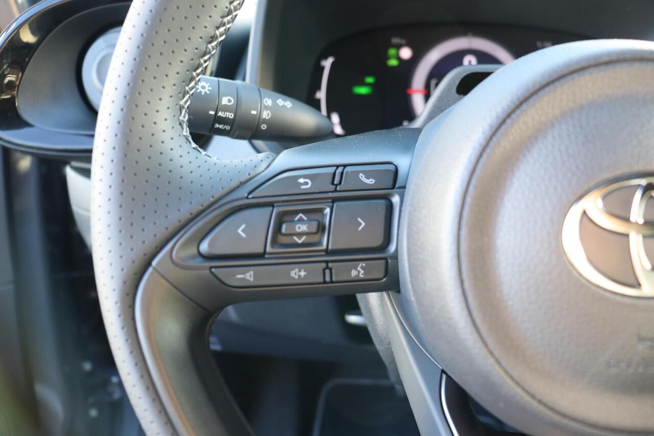 Toyota AYGO X Hybrid 115 GR Sport, Keyless entry, JBL, Stoelverwarming, Adaptieve cruise control, Parkeercamera.