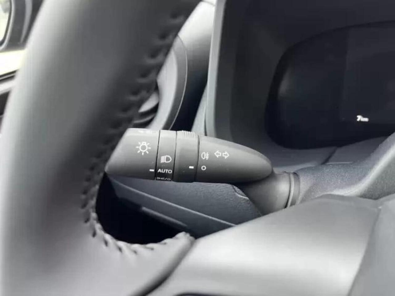 Toyota AYGO X Hybrid 115 play **HYBRIDE/ AUTOMAAT/ NIEUWE AUTO**