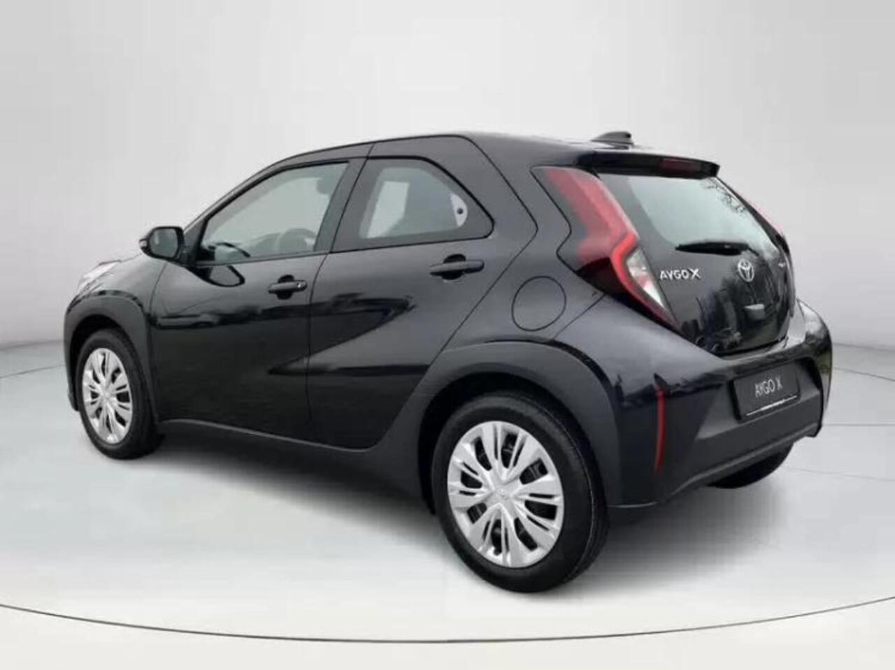 Toyota AYGO X Hybrid 115 play **HYBRIDE/ AUTOMAAT/ NIEUWE AUTO**