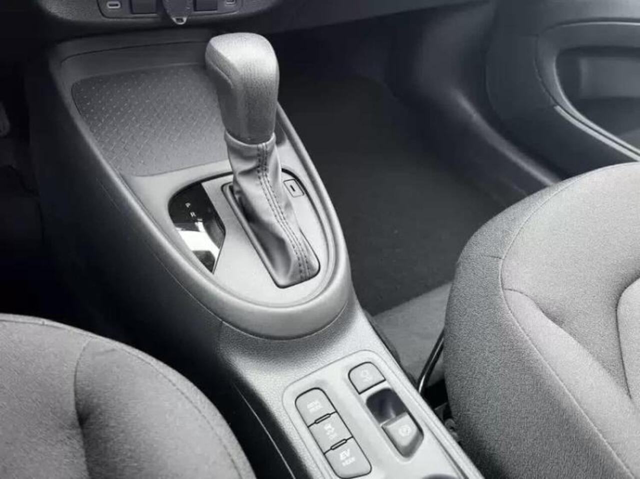 Toyota AYGO X Hybrid 115 play **HYBRIDE/ AUTOMAAT/ NIEUWE AUTOMAAT**