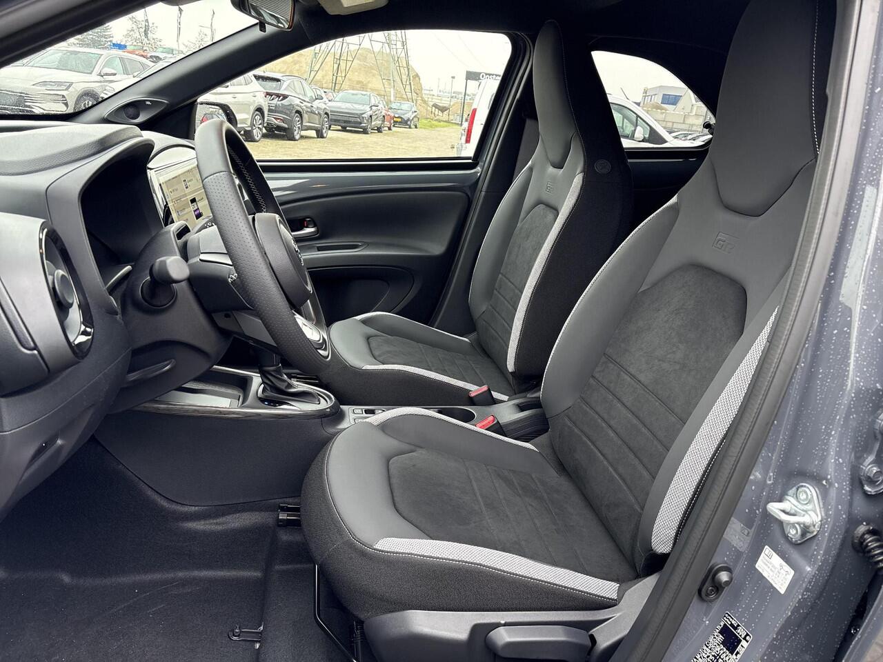 Toyota AYGO X Hybrid 115 GR Sport **STORM GREY/ NIEUWE AUTO/ DIRECT LEVERBAAR**