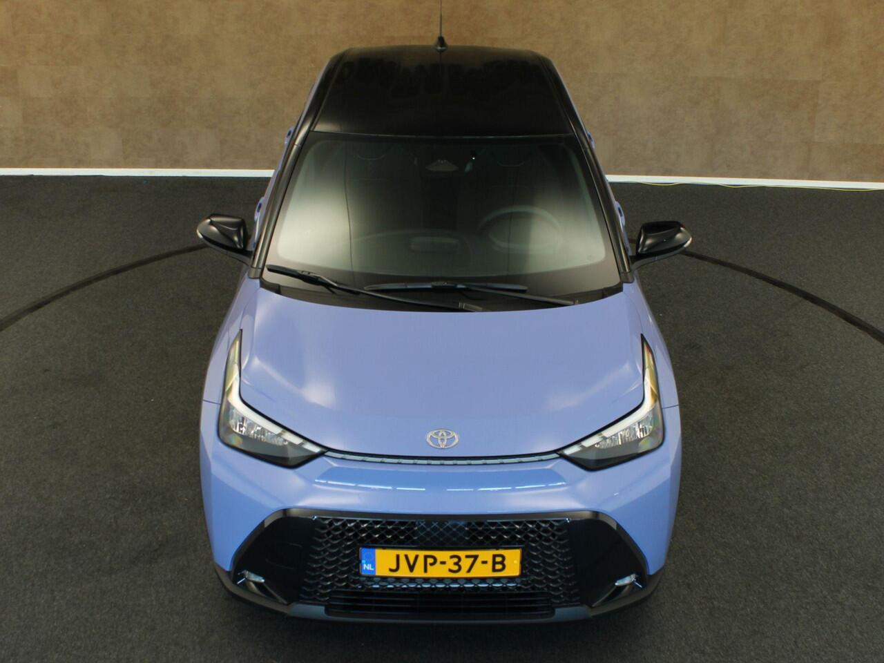 Toyota AYGO X Hybrid 115 Pulse - NIEUW MODEL! - ORIGINEEL NEDERLANDSE AUTO - CLIMATE CONTROL - ACHTERUITRIJCAMERA - APPLE CARPLAY/ANDROID AUTO - ADAPTIEVE CRUISE CONTROL - KEYLESS START - LICHTMETALEN VELGEN 17" INCH - PARKEERSENSOREN VOOR EN ACHTER