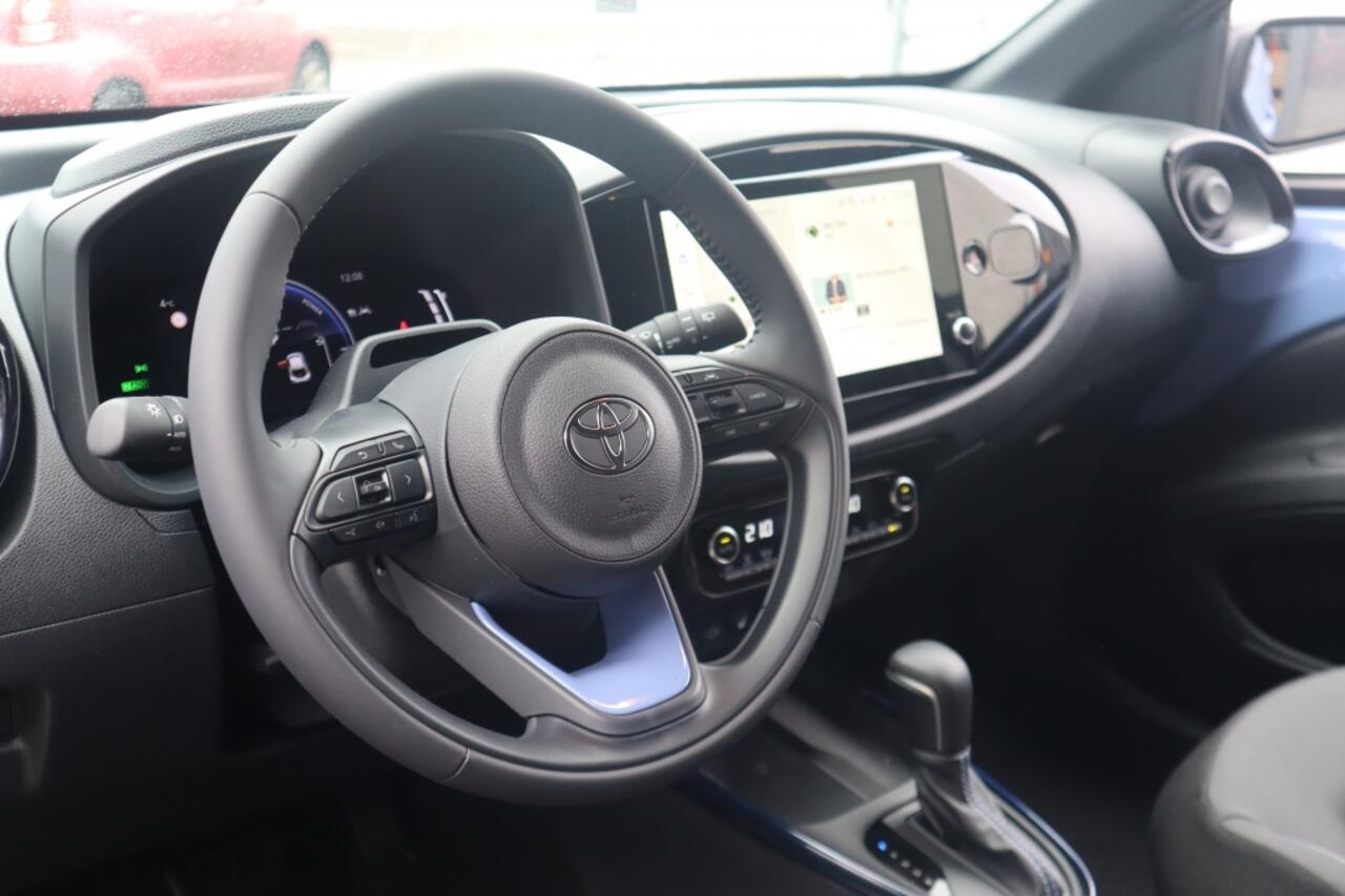 Toyota AYGO X Hybrid 115 Envy