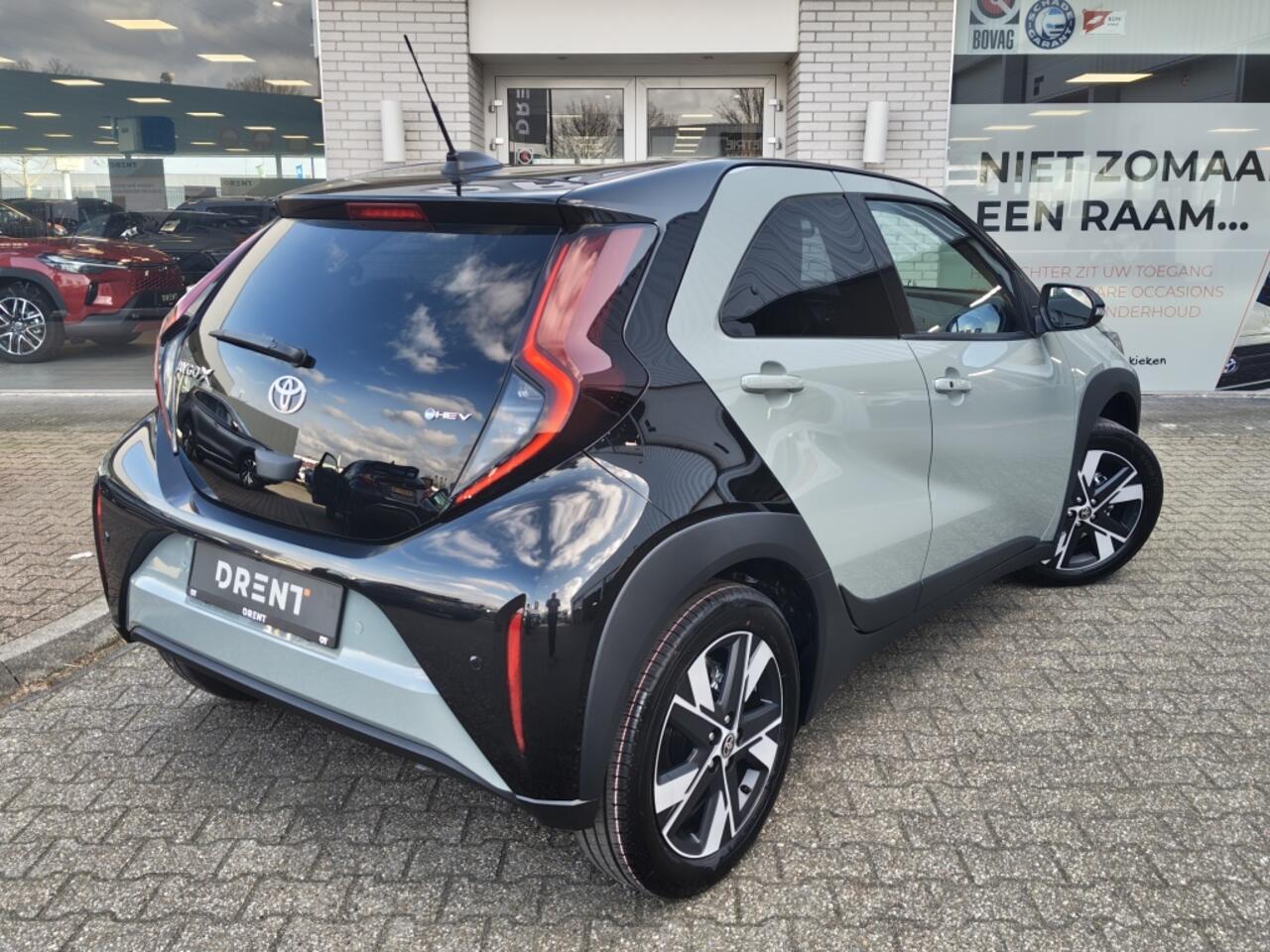 Toyota AYGO X Hybrid 115 Pulse | Easy Pack | Stoelverwarming | Keyless | senso