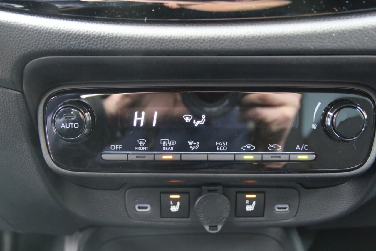Toyota AYGO X Hybrid 115 pulse | LM | CAMERA | ACC