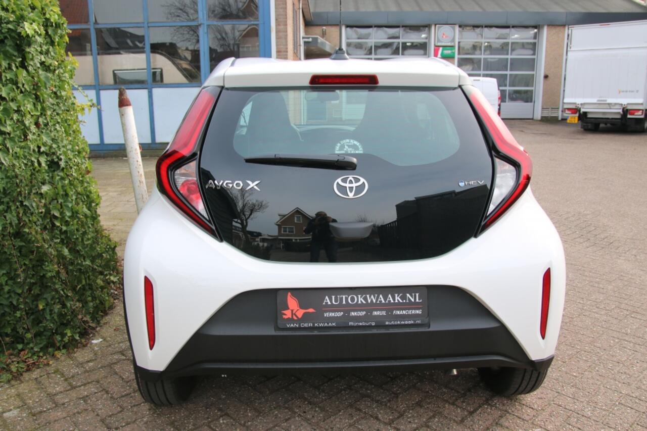 Toyota AYGO X Hybrid 115 pulse | LM | CAMERA | ACC