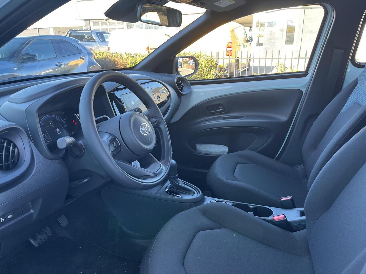 Toyota AYGO X Hybrid 115 play | Pure White | Demonstratie auto |