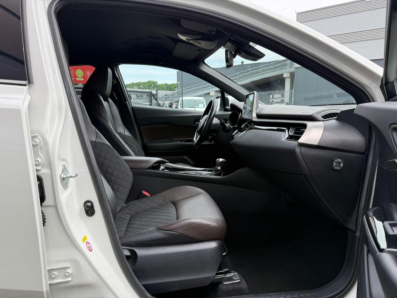 Toyota C-HR 1.2 Executive *Trekhaak & ACC*