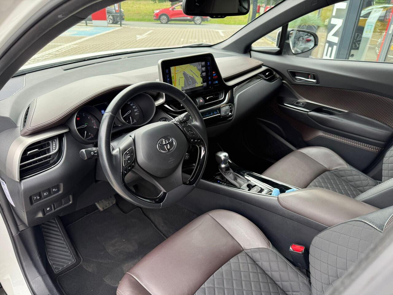 Toyota C-HR 1.2 Executive *Trekhaak & ACC*