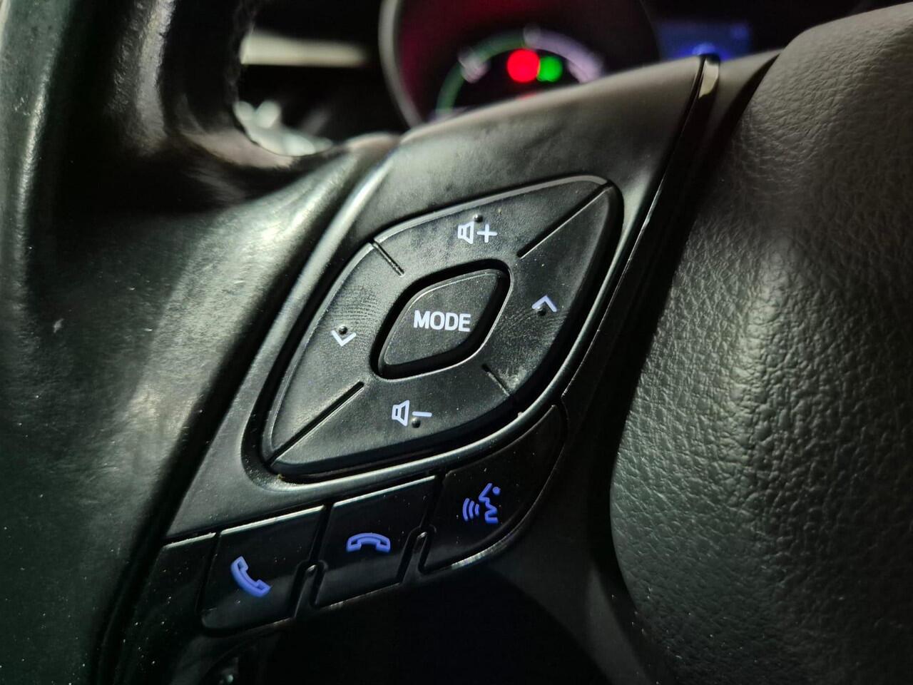 Toyota C-HR 1.8 Hybrid Dynamic | Trekhaak | Dealer onderhouden |