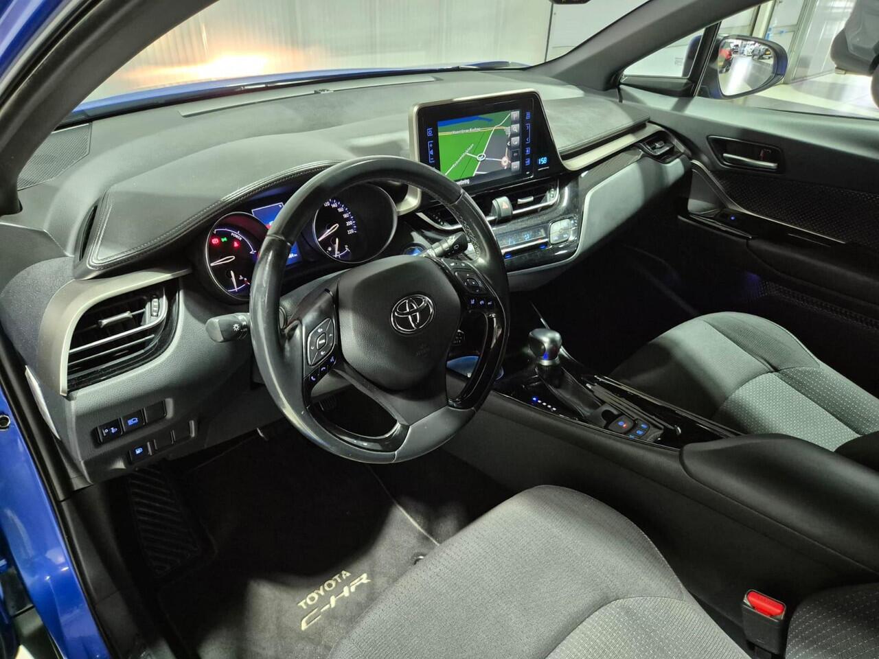 Toyota C-HR 1.8 Hybrid Dynamic | Trekhaak | Dealer onderhouden |