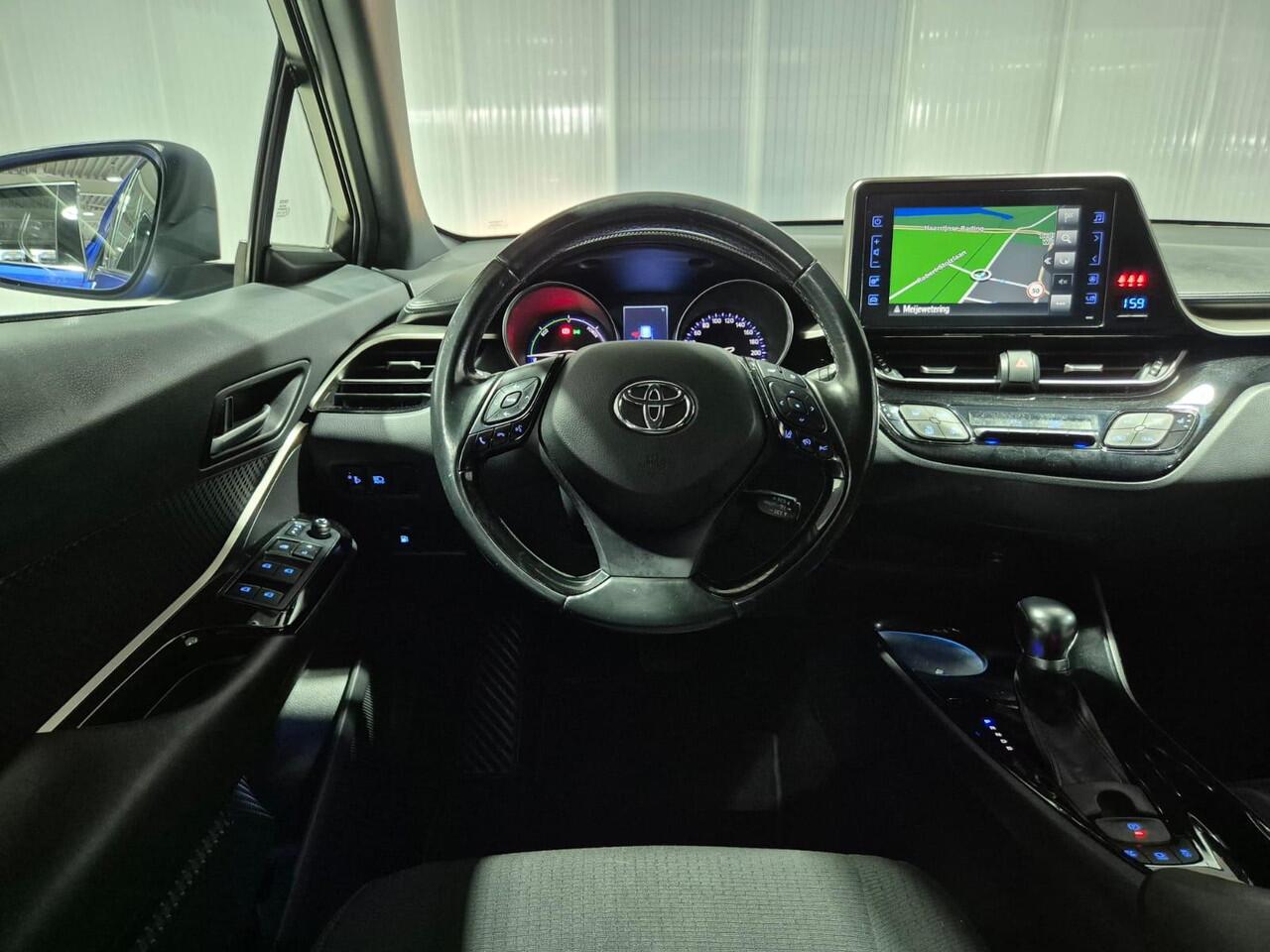 Toyota C-HR 1.8 Hybrid Dynamic | Trekhaak | Dealer onderhouden |