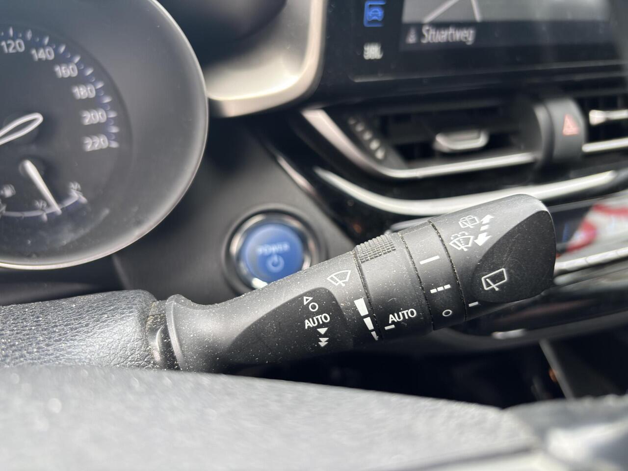 Toyota C-HR 1.8 Hybrid Executive AFNEEMBARE TREKHAAK, SLECHTS 67.529KM, ZEER NETTE AUTO!!!