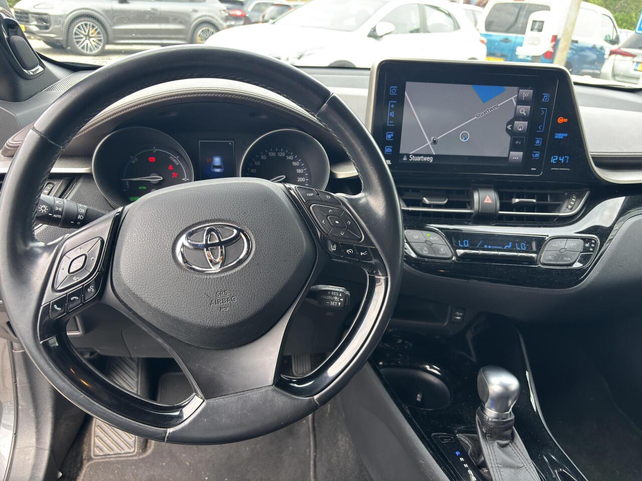Toyota C-HR 1.8 Hybrid Executive AFNEEMBARE TREKHAAK, SLECHTS 67.529KM, ZEER NETTE AUTO!!!