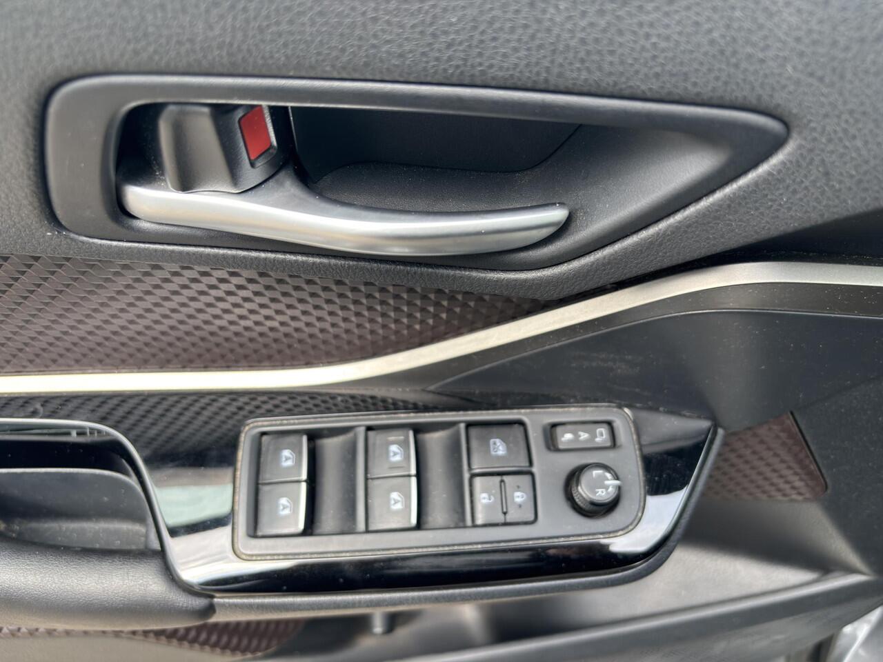 Toyota C-HR 1.8 Hybrid Executive AFNEEMBARE TREKHAAK, SLECHTS 67.529KM, ZEER NETTE AUTO!!!