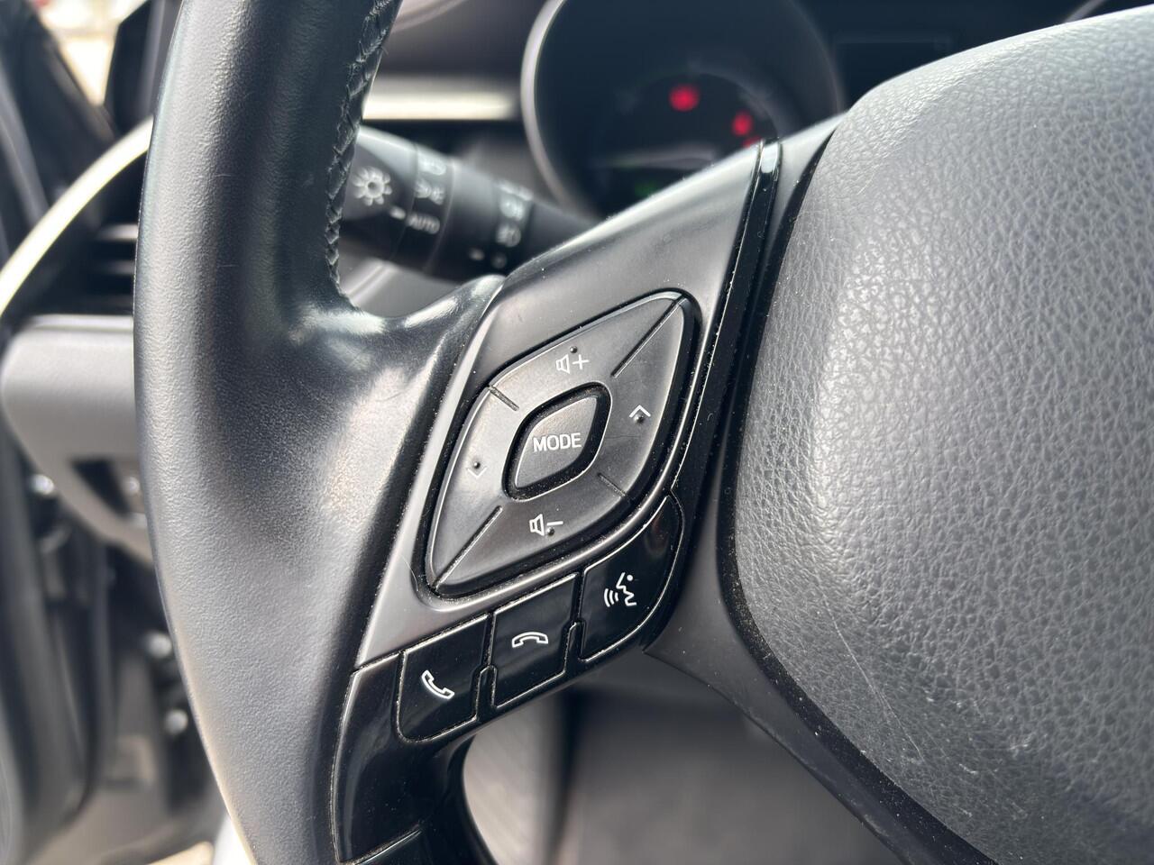 Toyota C-HR 1.8 Hybrid Executive AFNEEMBARE TREKHAAK, SLECHTS 67.529KM, ZEER NETTE AUTO!!!