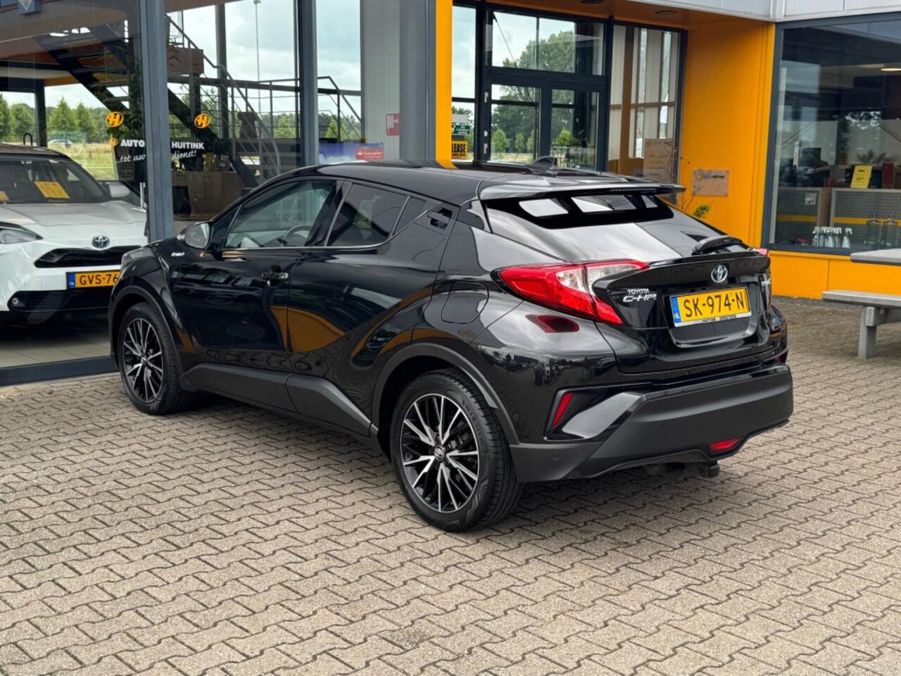 Toyota C-HR 1.8 Hybrid Style - camera - navi - stoelverwarming