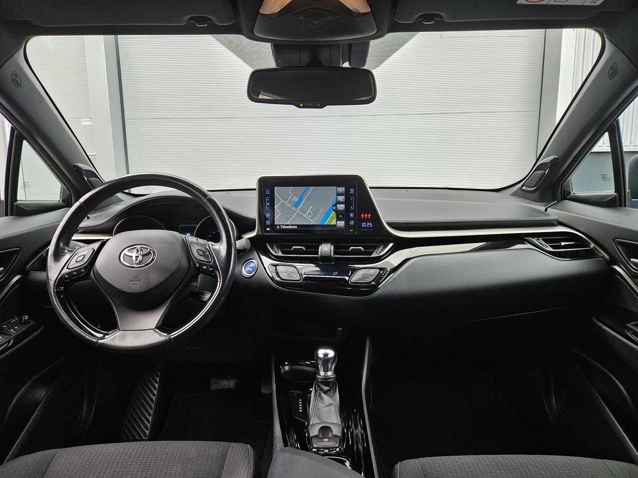 Toyota C-HR 1.8 Hybrid Style | incl Premium Pack | Stoel- en stuurverwarming | JBL Premium Audio | Adaptieve Cruise Control | Parkeersensoren rondom