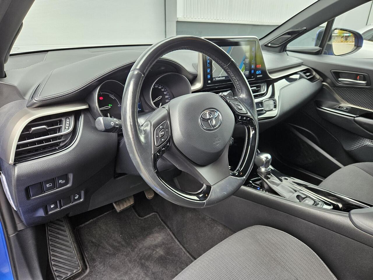 Toyota C-HR 1.8 Hybrid Style | incl Premium Pack | Stoel- en stuurverwarming | JBL Premium Audio | Adaptieve Cruise Control | Parkeersensoren rondom