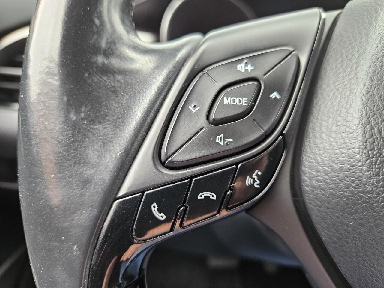 Toyota C-HR 1.8 Hybrid Style | incl Premium Pack | Stoel- en stuurverwarming | JBL Premium Audio | Adaptieve Cruise Control | Parkeersensoren rondom