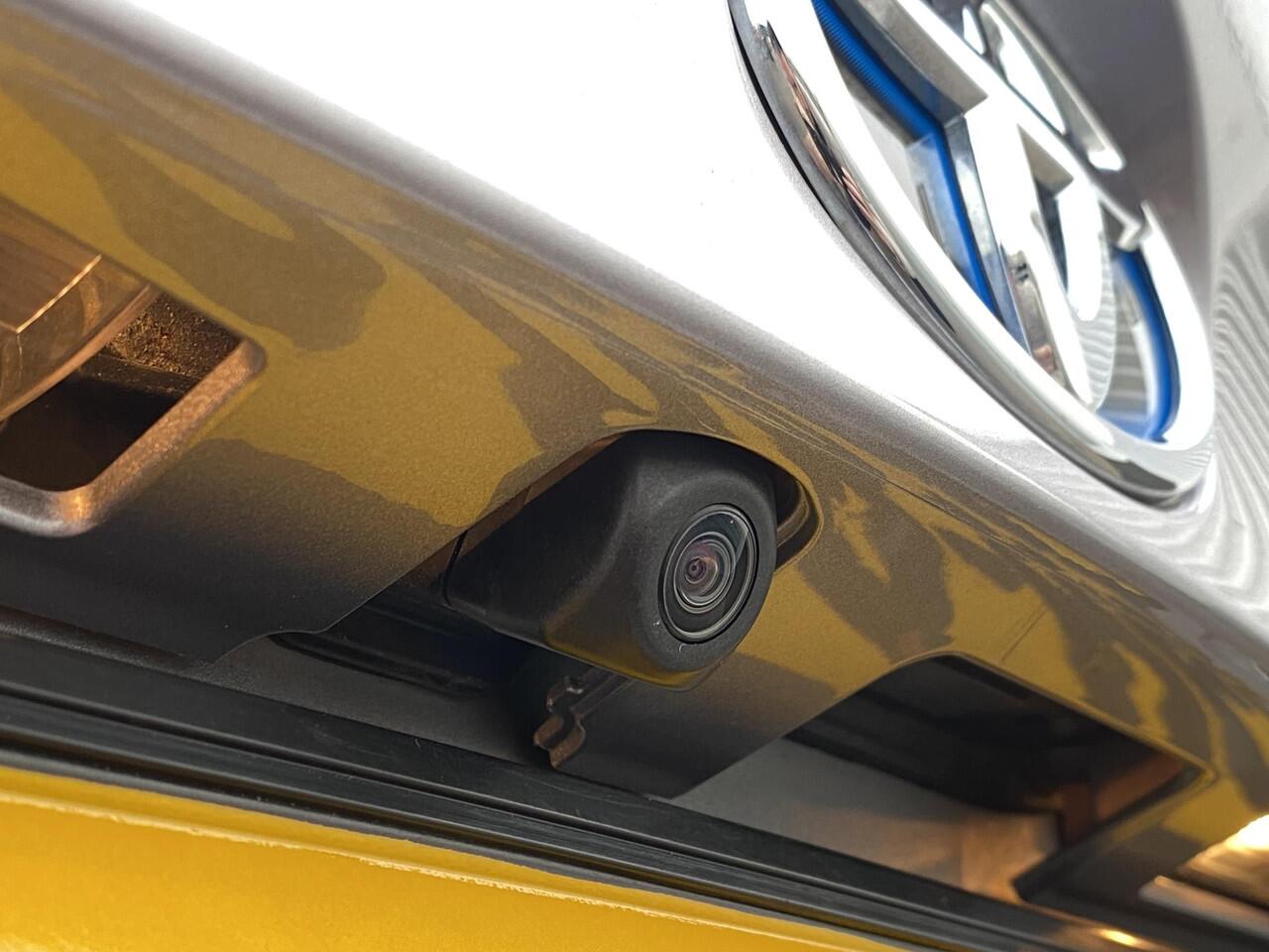 Toyota C-HR 1.8 Hybrid Style Edition automaat Afneembare trekhaak, dodehoek detectie, stoelen- & stuur verwarmd, adaptieve cruise control, achteruitrij camera