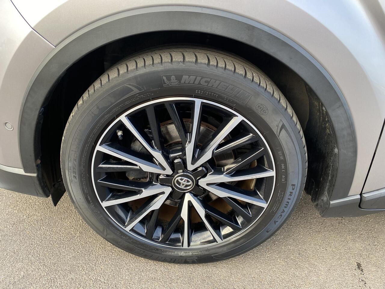 Toyota C-HR 1.8 Hybrid Style Edition automaat Afneembare trekhaak, dodehoek detectie, stoelen- & stuur verwarmd, adaptieve cruise control, achteruitrij camera