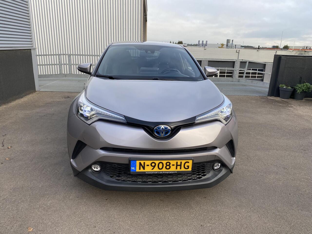 Toyota C-HR 1.8 Hybrid Style Edition automaat Afneembare trekhaak, dodehoek detectie, stoelen- & stuur verwarmd, adaptieve cruise control, achteruitrij camera