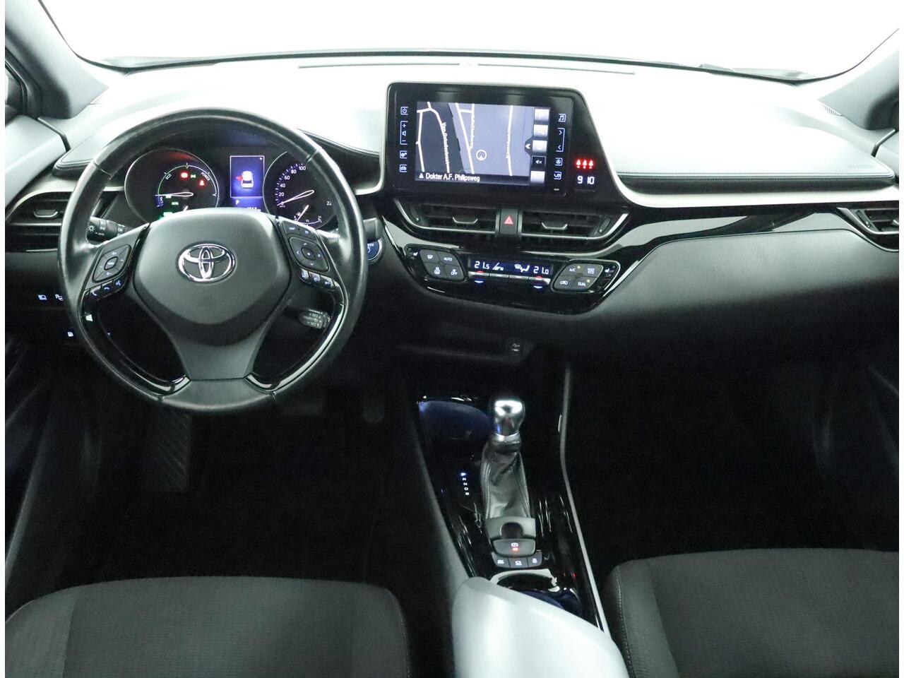 Toyota C-HR 1.8 Hybrid Style | Stoelverwarming | Stuurwielverwarming | Navigatie | Trekhaak |